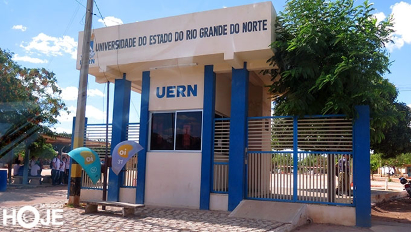 Imagem 1 - A Pró-Reitoria de Ensino de Graduação (Proeg/Uern), publica o edital com as normas e procedimentos relacionados ao Processo Seletivo de Vagas Iniciais (PSVI) para os cursos regulares de graduação, na modalidade presencial, referente ao primeiro e ao segundo semestres letivos do ano 2024 da Uern. Serão 2.509 vagas iniciais em seus cursos de graduação nos campi de Mossoró, Assú, Caicó, Natal, Patu e Pau dos Ferros. Imagem 1 - A Pró-Reitoria de Ensino de Graduação (Proeg/Uern), publica o edital com as normas e procedimentos relacionados ao Processo Seletivo de Vagas Iniciais (PSVI) para os cursos regulares de graduação, na modalidade presencial, referente ao primeiro e ao segundo semestres letivos do ano 2024 da Uern. Serão 2.509 vagas iniciais em seus cursos de graduação nos campi de Mossoró, Assú, Caicó, Natal, Patu e Pau dos Ferros.