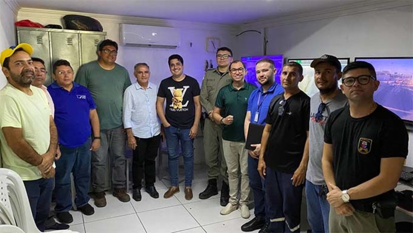 Imagem 1 - O prefeito Alan Silveira disse que o município vai receber reforço de 130 homens e mulheres da Polícia Militar, além de equipes do Bombeiros, Polícia Rodoviária Federal e Polícia Rodoviária Estadual, que vão está fiscalizando os acessos e a BR 405, que corta a cidade durante todo o período do carnaval 2024, que contará com 22 bandas. Imagem 1 - O prefeito Alan Silveira disse que o município vai receber reforço de 130 homens e mulheres da Polícia Militar, além de equipes do Bombeiros, Polícia Rodoviária Federal e Polícia Rodoviária Estadual, que vão está fiscalizando os acessos e a BR 405, que corta a cidade durante todo o período do carnaval 2024, que contará com 22 bandas.