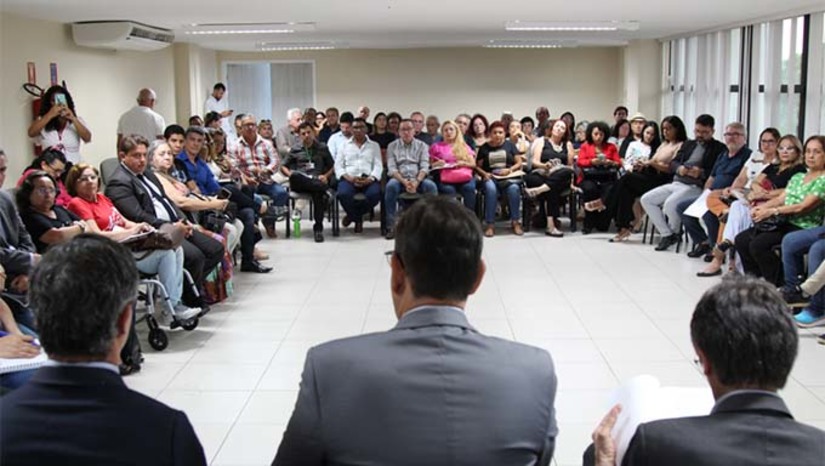 Imagem 1 - A jurisprudência em questão abrange os servidores não estáveis, especificamente os que ingressaram no Estado sem concurso público. O Acórdão dispõe que o servidor não estável pode manter seu vínculo com o Instituto de Previdência dos Servidores (Ipern) se já estiver aposentado ou se aposentar até 25 de abril de 2024. Se aplicado, o Acórdão poderá implicar na concessão de 3.690 aposentadorias até essa data, segundo levantamento feito pela Secretaria de Estado da Administração (Sead). Governo do RN vai recorrer. Imagem 1 - A jurisprudência em questão abrange os servidores não estáveis, especificamente os que ingressaram no Estado sem concurso público. O Acórdão dispõe que o servidor não estável pode manter seu vínculo com o Instituto de Previdência dos Servidores (Ipern) se já estiver aposentado ou se aposentar até 25 de abril de 2024. Se aplicado, o Acórdão poderá implicar na concessão de 3.690 aposentadorias até essa data, segundo levantamento feito pela Secretaria de Estado da Administração (Sead). Governo do RN vai recorrer.