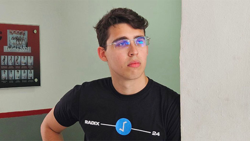 Imagem 1 - A incrível história do mossoroense Igor dos Santos Linhares, de 24 anos, que está entre os dez na lista do Curso de Medicina da USP, porém, prefere cursar Medicina na UFERSA, em Mossoró. Ele conta que a batalha para ingressar em medicina começou em 2018, quando cortou o joelho e recebeu um atendimento “gentil, atencioso, educado e respeitoso”. Quer ser pediatra e trabalhar no programa Saúde da Família. Veja como ele fez para conseguir média tão alta no Enem 2023/2024. Imagem 1 - A incrível história do mossoroense Igor dos Santos Linhares, de 24 anos, que está entre os dez na lista do Curso de Medicina da USP, porém, prefere cursar Medicina na UFERSA, em Mossoró. Ele conta que a batalha para ingressar em medicina começou em 2018, quando cortou o joelho e recebeu um atendimento “gentil, atencioso, educado e respeitoso”. Quer ser pediatra e trabalhar no programa Saúde da Família. Veja como ele fez para conseguir média tão alta no Enem 2023/2024.