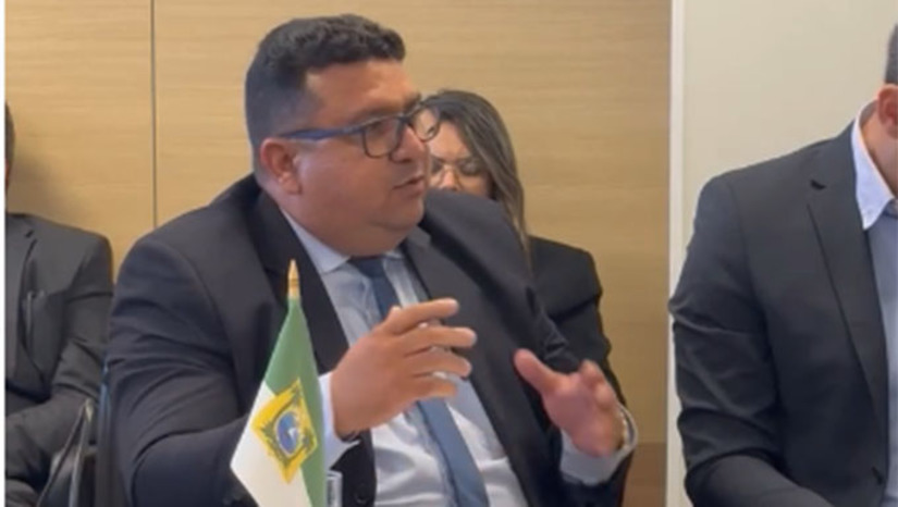 Imagem 1 - O vereador Aislan Marckuty Vieira de Freitas, de Mossoró-RN, presidente do Polo de Irrigação Sustentável do Oeste Potiguar, solicitou três rodovias, tratores, caminhões, câmaras frias, kits de irrigação, perfuração de poços e até casas de farinha para desenvolver, de forma sustentável, a região de Mossoró e outros 11 municípios próximos. Imagem 1 - O vereador Aislan Marckuty Vieira de Freitas, de Mossoró-RN, presidente do Polo de Irrigação Sustentável do Oeste Potiguar, solicitou três rodovias, tratores, caminhões, câmaras frias, kits de irrigação, perfuração de poços e até casas de farinha para desenvolver, de forma sustentável, a região de Mossoró e outros 11 municípios próximos.