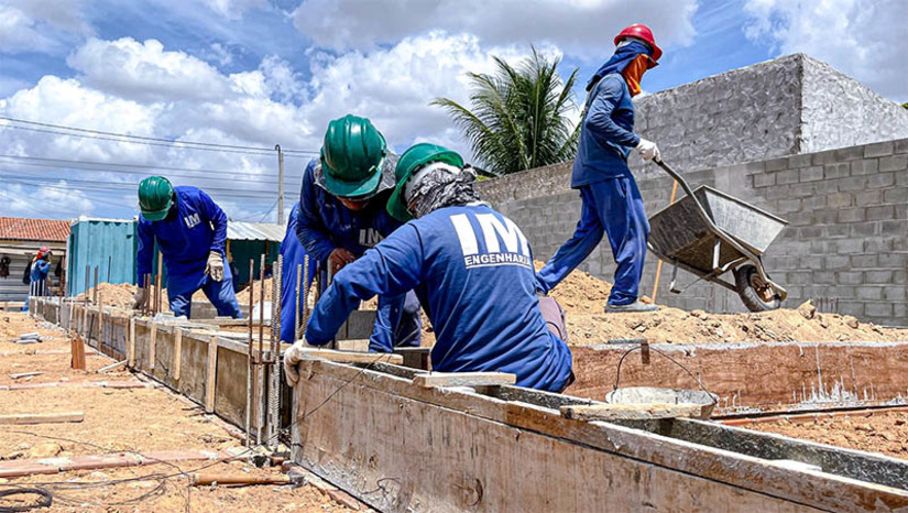 Imagem 1 - Com 6.923 novas vagas, Mossoró lidera geração de empregos no RN em 2023. Os dados foram divulgados pelo Caged. O resultado corresponde à diferença do número de admissões e desligamentos de postos de trabalho, tendo, portanto, 34.565 admissões e 27.643 desligamentos, contabilizando o saldo de 6.923 postos formais de trabalho criados. Imagem 1 - Com 6.923 novas vagas, Mossoró lidera geração de empregos no RN em 2023. Os dados foram divulgados pelo Caged. O resultado corresponde à diferença do número de admissões e desligamentos de postos de trabalho, tendo, portanto, 34.565 admissões e 27.643 desligamentos, contabilizando o saldo de 6.923 postos formais de trabalho criados.