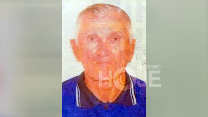 Imagem 1 - Ciclista de 71 anos morre atropelado por caminhão tanque na RN 013, em Mossoró. O caso aconteceu na manhã desta sexta-feira (9), na região do Assentamento Jurema, zona rural do município. Francisco Bezerra Dantas, de 71 anos, estava pedalando na rodovia, acompanhado do filho, quando foi colhido por um caminhão que seguia no mesmo sentido. De acordo com policiais militares da 2ª CIPRv, o motorista passou por exame de alcoolemia e não foi detectado álcool. Ainda segundo os policiais, o motorista afirmou que o ciclista teria saído do acostamento para a faixa da direita bruscamente, quando houve o choque. Imagem 1 - Ciclista de 71 anos morre atropelado por caminhão tanque na RN 013, em Mossoró. O caso aconteceu na manhã desta sexta-feira (9), na região do Assentamento Jurema, zona rural do município. Francisco Bezerra Dantas, de 71 anos, estava pedalando na rodovia, acompanhado do filho, quando foi colhido por um caminhão que seguia no mesmo sentido. De acordo com policiais militares da 2ª CIPRv, o motorista passou por exame de alcoolemia e não foi detectado álcool. Ainda segundo os policiais, o motorista afirmou que o ciclista teria saído do acostamento para a faixa da direita bruscamente, quando houve o choque.