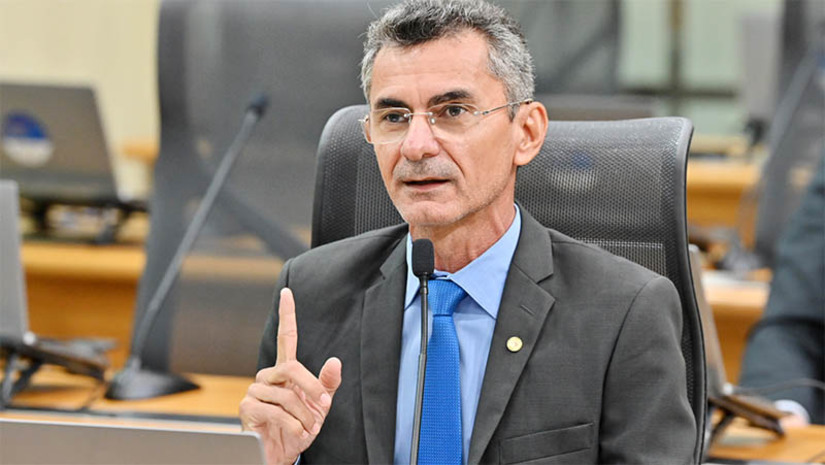 Imagem 1 -  “Foram mais de 3.200 policiais, num investimento superior a R$ 5 milhões”. O deputado Francisco do PT enalteceu o carnaval no RN e os investimentos realizados pelo Governo do Estado para garantir a segurança do folião. “Cumprimento e parabenizo todos os agentes de segurança pública do nosso Estado que colaboraram com o carnaval junto às forças nacionais e municipais”, disse Francisco.