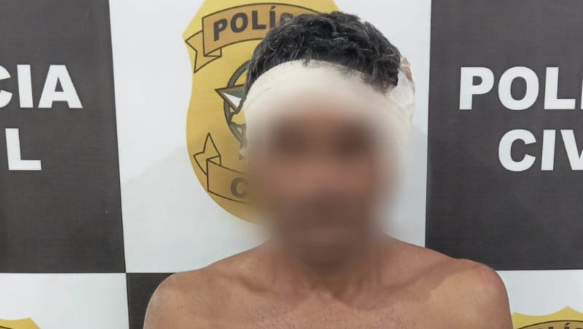 Imagem 1 - Polícia de Umarizal prende suspeito de executar membros de facção rival no município. José Alexandre Pinheiro da Silva, conhecido como Alexandre do Bar do Galo, foi preso no sábado, no mesmo município. Segundo as investigações, ele recebia ordens de um grupo criminoso atuante em outro estado para executar “faccionados” de outra facção criminosa. Teria sido o responsável pela morte de, pelo menos, três pessoas, encontradas mortas na zona rural de Umarizal. Os corpos das vítimas foram encontrados com as mãos amarradas e com as cabeças decapitadas. Alexandre também foi autuado por resistir a prisão, falta de habilitação para dirigir e conduzir veículo automotor sob efeito de álcool ou droga. Imagem 1 - Polícia de Umarizal prende suspeito de executar membros de facção rival no município. José Alexandre Pinheiro da Silva, conhecido como Alexandre do Bar do Galo, foi preso no sábado, no mesmo município. Segundo as investigações, ele recebia ordens de um grupo criminoso atuante em outro estado para executar “faccionados” de outra facção criminosa. Teria sido o responsável pela morte de, pelo menos, três pessoas, encontradas mortas na zona rural de Umarizal. Os corpos das vítimas foram encontrados com as mãos amarradas e com as cabeças decapitadas. Alexandre também foi autuado por resistir a prisão, falta de habilitação para dirigir e conduzir veículo automotor sob efeito de álcool ou droga.