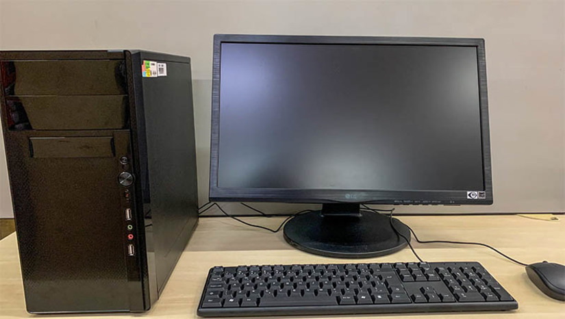 Imagem 1 - Computadores adquiridos com emendas parlamentares são entregues a PCRN. Os equipamentos, um total de 75 novos computadores, foram viabilizados por meio de emendas parlamentares disponibilizadas pelo senador Styvenson Valentim e pelos deputados federais Natália Bonavides e Benes Leocádio. Eles fazem parte de um projeto estruturante e de inovação tecnológica da Polícia Civil do RN, a fim de modernizar as investigações no enfrentamento às ações criminosas. Imagem 1 - Computadores adquiridos com emendas parlamentares são entregues a PCRN. Os equipamentos, um total de 75 novos computadores, foram viabilizados por meio de emendas parlamentares disponibilizadas pelo senador Styvenson Valentim e pelos deputados federais Natália Bonavides e Benes Leocádio. Eles fazem parte de um projeto estruturante e de inovação tecnológica da Polícia Civil do RN, a fim de modernizar as investigações no enfrentamento às ações criminosas.