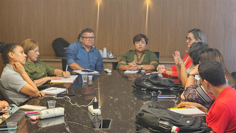Imagem 1 - Governo do RN apresenta a forma de implantação do piso do magistério para a categoria. O índice de atualização salarial está fixado em 3,62%, de acordo com a Portaria nº 61/2024, do Ministério da Educação. Para uma jornada de 40h, o piso salarial será de R$ 4.580,57. Para os dirigentes do SINTE/RN, foi informado que todos os educadores que estão abaixo do novo piso, cerca de 1.600 profissionais, receberão o reajuste de maneira integral, incluindo o retroativo, na folha de março; veja como o piso será pago aos demais servidores. Imagem 1 - Governo do RN apresenta a forma de implantação do piso do magistério para a categoria. O índice de atualização salarial está fixado em 3,62%, de acordo com a Portaria nº 61/2024, do Ministério da Educação. Para uma jornada de 40h, o piso salarial será de R$ 4.580,57. Para os dirigentes do SINTE/RN, foi informado que todos os educadores que estão abaixo do novo piso, cerca de 1.600 profissionais, receberão o reajuste de maneira integral, incluindo o retroativo, na folha de março; veja como o piso será pago aos demais servidores.
