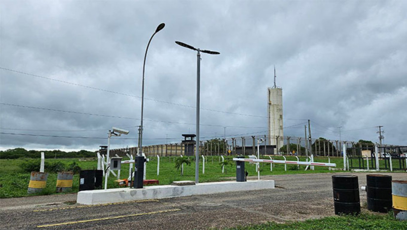 Imagem 1 - O Ministério Público Federal (MPF) realizou, nesta terça-feira (27), inspeção na Penitenciária Federal de Mossoró (RN), presídio de segurança máxima que registrou a fuga de dois detentos no último dia 14. Essa foi a primeira fuga na história do sistema penitenciário federal brasileiro. O órgão informaou, no entanto, que a inspeção já estava agendada, mas que a fuga é fator preocupante, que requer atenção especial do CNMP. Imagem 1 - O Ministério Público Federal (MPF) realizou, nesta terça-feira (27), inspeção na Penitenciária Federal de Mossoró (RN), presídio de segurança máxima que registrou a fuga de dois detentos no último dia 14. Essa foi a primeira fuga na história do sistema penitenciário federal brasileiro. O órgão informaou, no entanto, que a inspeção já estava agendada, mas que a fuga é fator preocupante, que requer atenção especial do CNMP.