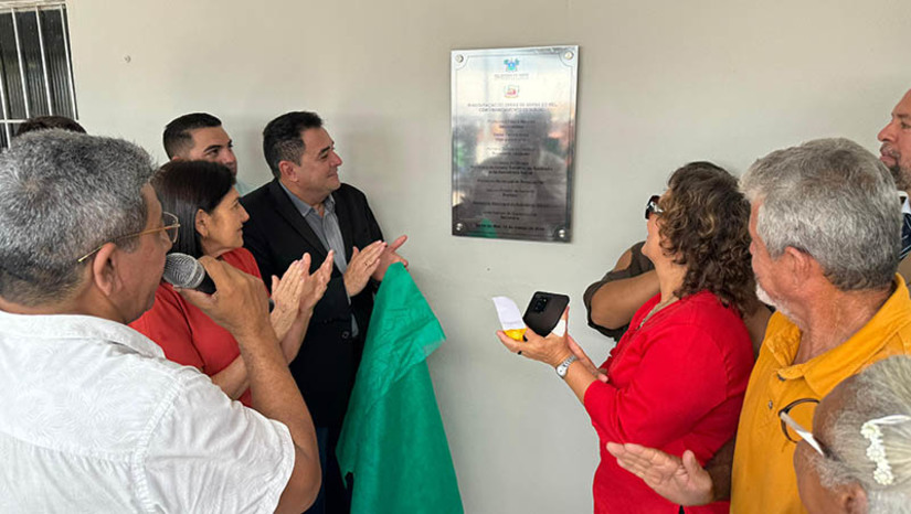 Imagem 1 - Serra do Mel inaugura CREAS ampliando o acesso a direitos e proteção social. A inauguração aconteceu nesta quinta-feira (14). O equipamento é uma peça fundamental na rede de assistência social, fechando um elo importante para o atendimento integral às demandas da população. Durante a cerimônia, a secretária de Assistência Social, Lívia Azevedo, destacou o empenho da gestão municipal em dotar a cidade de equipamentos públicos voltados para a assistência social. Imagem 1 - Serra do Mel inaugura CREAS ampliando o acesso a direitos e proteção social. A inauguração aconteceu nesta quinta-feira (14). O equipamento é uma peça fundamental na rede de assistência social, fechando um elo importante para o atendimento integral às demandas da população. Durante a cerimônia, a secretária de Assistência Social, Lívia Azevedo, destacou o empenho da gestão municipal em dotar a cidade de equipamentos públicos voltados para a assistência social.