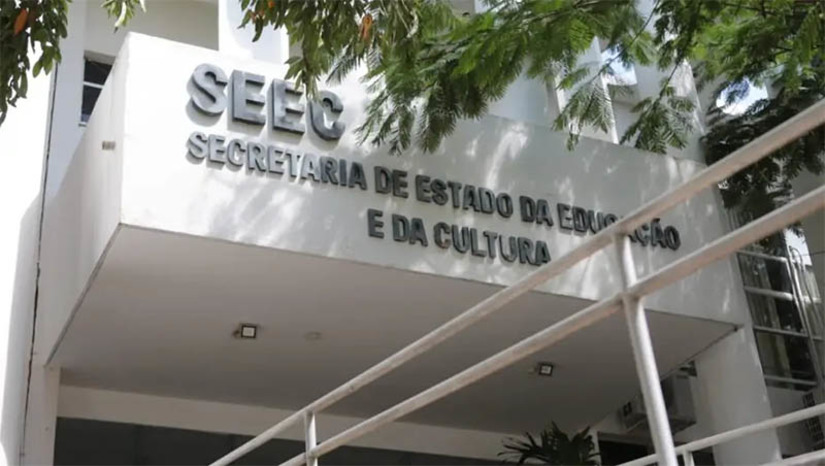 Imagem 1 - SEEC vai realizar censo dos servidores da educação no Rio Grande do Norte. O período para realização do Censo da Educação está definido entre os dias 25 de março e 26 de abril de 2024. Os servidores devem realizar o cadastramento através do site do SIGEduc, sendo responsáveis pelo registro e atualização de seus próprios dados. O censo tem como objetivo a atualização cadastral dos dados pessoais e profissionais, bem como a relação de dependentes dos servidores da SEEC. Imagem 1 - SEEC vai realizar censo dos servidores da educação no Rio Grande do Norte. O período para realização do Censo da Educação está definido entre os dias 25 de março e 26 de abril de 2024. Os servidores devem realizar o cadastramento através do site do SIGEduc, sendo responsáveis pelo registro e atualização de seus próprios dados. O censo tem como objetivo a atualização cadastral dos dados pessoais e profissionais, bem como a relação de dependentes dos servidores da SEEC.