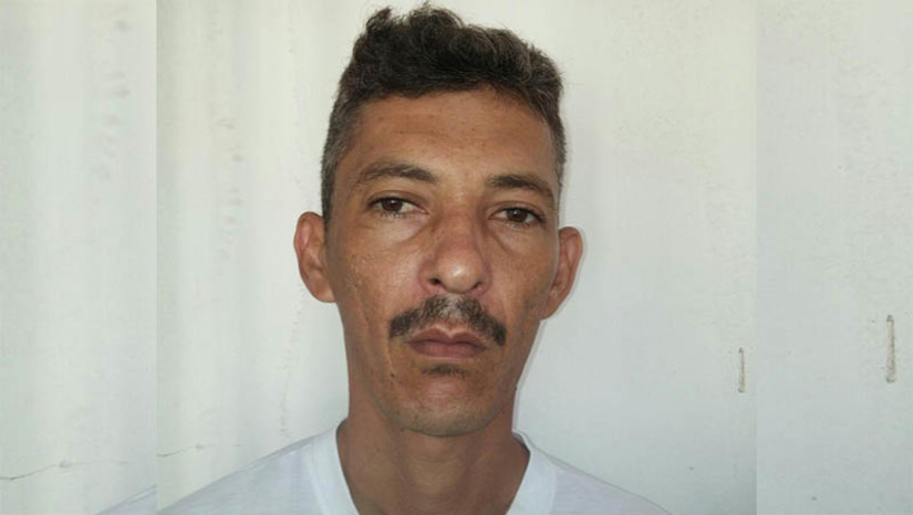 Imagem 1 -  Preso de justiça é assassinado a tiros quando saía para trabalhar, no bairro Sumaré. O crime aconteceu no início da manhã desta quinta-feira (21). De acordo com informações da polícia militar, a vítima, identificada como José Jorge do Nascimento Ribeiro Filho, estava saindo de sua residência, no Sumaré, para trabalhar na região dos Abolições, quando foi surpreendida por disparos de arma de fogo. O homem não teve qualquer chance de reagir e morreu no local. José era natural do município de João Pessoa na Paraíba. Ele já respondia por crimes de roubo e homicídio, estando em liberdade monitorada por tornozeleira eletrônica.