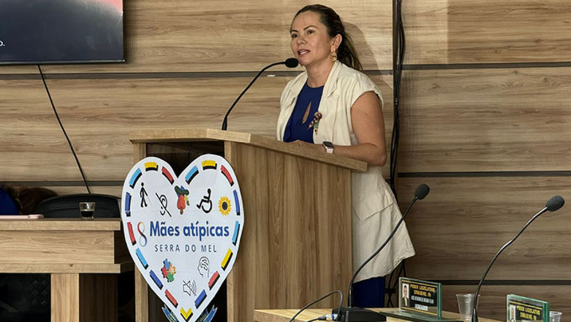 Imagem 1 - A médica Raysa Madlene, ministrou palestra voltada para as "Mães Atípicas". Durante sua apresentação, ela abordou a importância do papel das mães no desenvolvimento e educação de crianças com autismo, oferecendo orientações valiosas para auxiliá-las nessa jornada desafiadora. Imagem 1 - A médica Raysa Madlene, ministrou palestra voltada para as "Mães Atípicas". Durante sua apresentação, ela abordou a importância do papel das mães no desenvolvimento e educação de crianças com autismo, oferecendo orientações valiosas para auxiliá-las nessa jornada desafiadora.