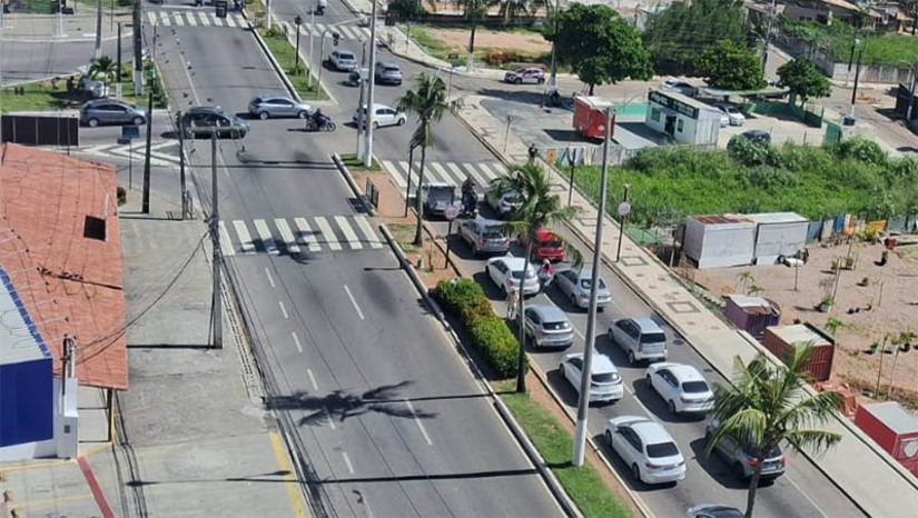 Imagem 1 - Proprietários de 314.828 veículos do RN com placas finais 5 e 6 devem pagar o licenciamento esta semana. Os condutores com veículos cujas placas terminam em 5 e 6 devem quitar a taxa até esta quinta-feira (11) e sexta-feira (12), respectivamente. A taxa de licenciamento é um dos débitos obrigatórios para emissão do Certificado de Registro de Licenciamento de Veículo (CRLV), documento exigido para que os veículos circulem nas vias. A taxa no RN tem o valor de R$ 90, mantido sem reajuste desde o ano de 2018. Imagem 1 - Proprietários de 314.828 veículos do RN com placas finais 5 e 6 devem pagar o licenciamento esta semana. Os condutores com veículos cujas placas terminam em 5 e 6 devem quitar a taxa até esta quinta-feira (11) e sexta-feira (12), respectivamente. A taxa de licenciamento é um dos débitos obrigatórios para emissão do Certificado de Registro de Licenciamento de Veículo (CRLV), documento exigido para que os veículos circulem nas vias. A taxa no RN tem o valor de R$ 90, mantido sem reajuste desde o ano de 2018.