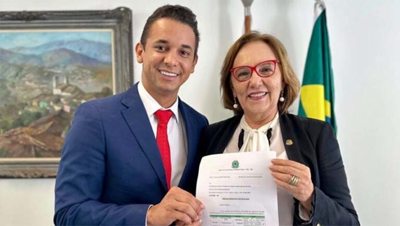Imagem 1 - O encontro entre o prefeito Allyson Bezerra e a Senadora Zenaide Maia, aconteceu nesta quarta- feira (10) em Brasilia-DF. Allyson confirmou que dos R$ 12 milhões anunciados pela senadora, R$ 5 milhões serão para cirurgias eletivas e mais R$ 5 milhões para pavimentação de Mossoró. Zenaide Maia confirmou ainda R$ 2 milhões para Liga Mossoroense de Estudos e Combate ao Câncer (LMECC). Os recursos serão utilizados para comprar equipamentos. Imagem 1 - O encontro entre o prefeito Allyson Bezerra e a Senadora Zenaide Maia, aconteceu nesta quarta- feira (10) em Brasilia-DF. Allyson confirmou que dos R$ 12 milhões anunciados pela senadora, R$ 5 milhões serão para cirurgias eletivas e mais R$ 5 milhões para pavimentação de Mossoró. Zenaide Maia confirmou ainda R$ 2 milhões para Liga Mossoroense de Estudos e Combate ao Câncer (LMECC). Os recursos serão utilizados para comprar equipamentos.