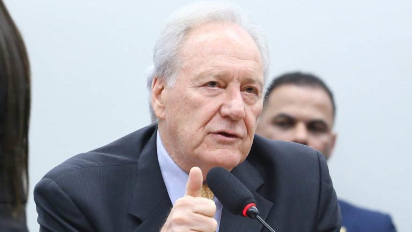 Imagem 1 -  O ministro da Justiça e Segurança Pública, Ricardo Lewandowski, foi ouvido nesta terça-feira (16), na Comissão de Segurança Pública da Câmara dos Deputados. A maioria dos questionamentos foi relativa à fuga de dois integrantes do Comando Vermelho do presídio de segurança máxima de Mossoró, no Rio Grande do Norte, ocorrida em 14 de fevereiro. Na audiência, o ministro admitiu que o presídio tinha projeto ultrapassado, padrões de segurança pouco rigorosos e fadiga de material.