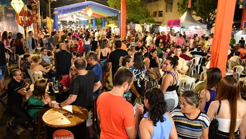 Imagem 1 - Nesta sexta-feira (19), será a vez dos comerciantes interessados em comercializar para o Polo Cidadela. O credenciamento pode ser feito pela internet ou presencial na Biblioteca Municipal Ney Pontes Duarte. A Prefeitura de Mossoró divulgará no dia 30 de abril a relação dos comerciantes habilitados ao credenciamento. Com o cadastro habilitado, o vendedor deverá realizar o procedimento de credenciamento de 2 a 4 de maio, presencialmente, das 8h às 12h e das 14h às 17h, no auditório da Biblioteca Municipal Ney Pontes Duarte Imagem 1 - Nesta sexta-feira (19), será a vez dos comerciantes interessados em comercializar para o Polo Cidadela. O credenciamento pode ser feito pela internet ou presencial na Biblioteca Municipal Ney Pontes Duarte. A Prefeitura de Mossoró divulgará no dia 30 de abril a relação dos comerciantes habilitados ao credenciamento. Com o cadastro habilitado, o vendedor deverá realizar o procedimento de credenciamento de 2 a 4 de maio, presencialmente, das 8h às 12h e das 14h às 17h, no auditório da Biblioteca Municipal Ney Pontes Duarte