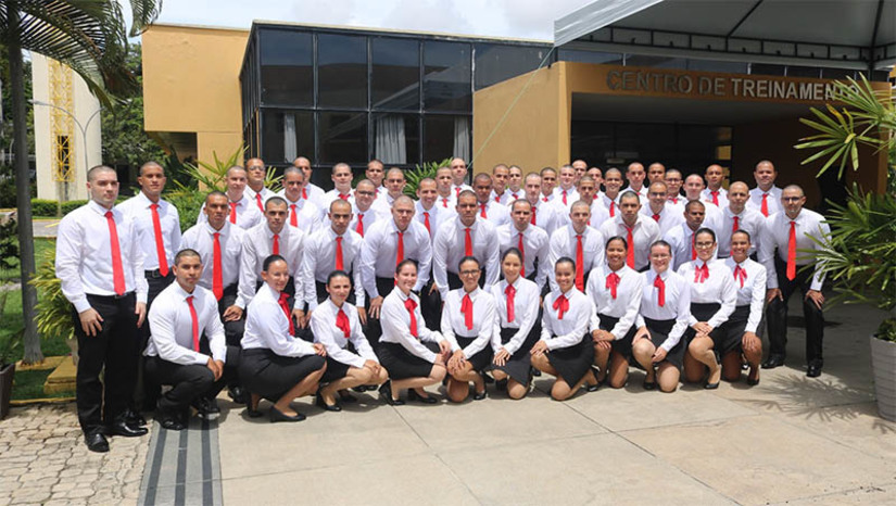 Imagem 1 - Corpo de Bombeiros do RN dá início a formação de mais 53 alunos soldados. A nova turma, composta por 43 homens e 10 mulheres, teve sua aula inaugural realizada nesta sexta-feira (19). Com duração de 10 meses, os alunos do CFP 2024 irão cursar as disciplinas de atendimento pré-hospitalar, combate a incêndio, salvamento aquático, terrestres e em alturas, legislações específicas, entre outras. Imagem 1 - Corpo de Bombeiros do RN dá início a formação de mais 53 alunos soldados. A nova turma, composta por 43 homens e 10 mulheres, teve sua aula inaugural realizada nesta sexta-feira (19). Com duração de 10 meses, os alunos do CFP 2024 irão cursar as disciplinas de atendimento pré-hospitalar, combate a incêndio, salvamento aquático, terrestres e em alturas, legislações específicas, entre outras.