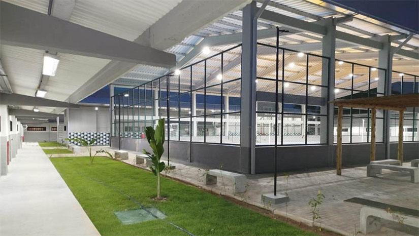 Imagem 1 -  Matrículas para as 160 vagas do IERN Natal começam a ser realizadas nesta segunda, 29. A primeira unidade do Instituto Estadual de Educação Profissional, Tecnologia e Inovação (IERN), localizada no município de Natal, na avenida Capitão-Mor Gouveia, bairro de Bom Pastor. O IERN Natal ofertará Cursos Técnicos em Química e em Redes de Computadores. As vagas são destinadas a estudantes transferidos da rede estadual e novos estudantes para os cursos técnicos em Química e em Redes de Computadores. As matrículas devem ocorrer através do portal do SIGEduc, do Governo do Estado.