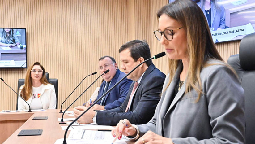 Imagem 1 - PL da Política de Educação em tempo integral é aprovado na Comissão de Administração da ALRN. A aprovação da pauta aconteceu nesta terça-feira (30), durante reunião extraordinária. De acordo com o projeto, de autoria do Governo do Estado, a política se propõe a reduzir a evasão e promover a aprendizagem contínua, demonstrando o comprometimento gradual e sistêmico do Estado com a melhoria dos índices educacionais. Imagem 1 - PL da Política de Educação em tempo integral é aprovado na Comissão de Administração da ALRN. A aprovação da pauta aconteceu nesta terça-feira (30), durante reunião extraordinária. De acordo com o projeto, de autoria do Governo do Estado, a política se propõe a reduzir a evasão e promover a aprendizagem contínua, demonstrando o comprometimento gradual e sistêmico do Estado com a melhoria dos índices educacionais.