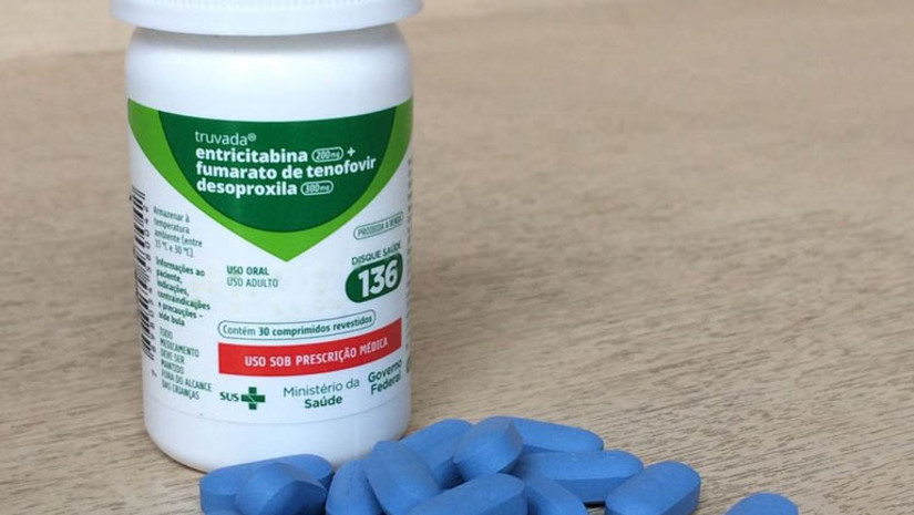 Imagem 1 - Sesap amplia locais de oferta de profilaxias pré e pós exposição ao HIV no RN. Até 2021, a rede de atendimento contava com apenas dois serviços de Profilaxia Pré-Exposição (PrEP) no estado, sendo um no Hospital Giselda Trigueiro, em Natal, e outro no Hospital Rafael Fernandes, em Mossoró. Hoje, a rede conta com 20 serviços, localizados em todas as regiões do estado. Já a oferta de atendimento em Profilaxia Pós-Exposição (PEP), passou de 28 serviços em 2021 para 47 serviços atualmente. A expansão melhora o serviço oferecido aos usuários do SUS e fortalece a prevenção contra o HIV no estado; veja em quais cidades os serviços são oferecidos. Imagem 1 - Sesap amplia locais de oferta de profilaxias pré e pós exposição ao HIV no RN. Até 2021, a rede de atendimento contava com apenas dois serviços de Profilaxia Pré-Exposição (PrEP) no estado, sendo um no Hospital Giselda Trigueiro, em Natal, e outro no Hospital Rafael Fernandes, em Mossoró. Hoje, a rede conta com 20 serviços, localizados em todas as regiões do estado. Já a oferta de atendimento em Profilaxia Pós-Exposição (PEP), passou de 28 serviços em 2021 para 47 serviços atualmente. A expansão melhora o serviço oferecido aos usuários do SUS e fortalece a prevenção contra o HIV no estado; veja em quais cidades os serviços são oferecidos.