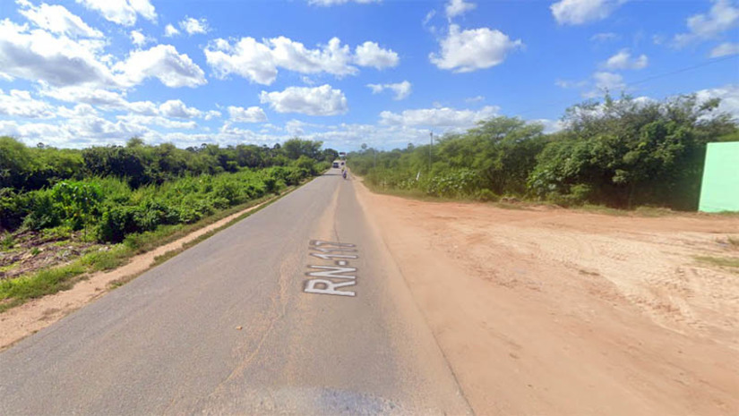 Imagem 1 - Ordem de serviço para restauração das RNs 015, 117 e 177 será assinada nesta sexta, 3. Os trechos das rodovias estaduais que serão restaurados fazem parte do primeiro de três lotes licitados pela Secretaria de Estado da Infraestrutura (SIN). Ao todo, as obras irão abranger 210,5 quilômetros de rodovias. Entre os trechos que serão recuperados estão 44 quilômetros da RN-015, entre Mossoró e Baraúna, 41 quilômetros da RN-177, que liga Pau dos Ferros, Encanto e São Miguel, além de 34 quilômetros da RN-117, entre Mossoró e Governador Dix-sept Rosado. Imagem 1 - Ordem de serviço para restauração das RNs 015, 117 e 177 será assinada nesta sexta, 3. Os trechos das rodovias estaduais que serão restaurados fazem parte do primeiro de três lotes licitados pela Secretaria de Estado da Infraestrutura (SIN). Ao todo, as obras irão abranger 210,5 quilômetros de rodovias. Entre os trechos que serão recuperados estão 44 quilômetros da RN-015, entre Mossoró e Baraúna, 41 quilômetros da RN-177, que liga Pau dos Ferros, Encanto e São Miguel, além de 34 quilômetros da RN-117, entre Mossoró e Governador Dix-sept Rosado.