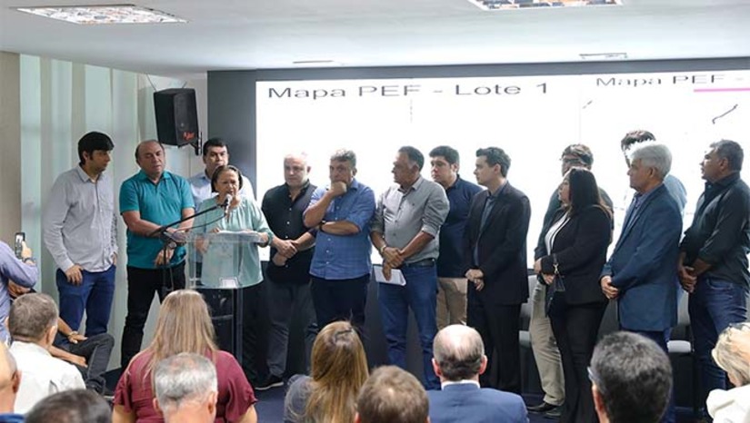 Imagem 1 -  O lote 2 contempla 301,5 quilômetros nas regiões Seridó e Central e investimento de R$ 132 milhões. A obra conta com recursos oriundos de emenda parlamentar da bancada do Rio Grande do Norte no Congresso Nacional. Além de interligar o Agreste ao Seridó, fomentando o turismo e o acesso ao Seridó Geoparque Mundial da Unesco, a RN-203 vai facilitar o escoamento da safra agrícola. Esta foi a segunda ordem de serviço para recuperação de estradas. A primeira, totalizando 210 quilômetros, nos distritos de Mossoró e Pau dos Ferros, foi assinada na semana passada.