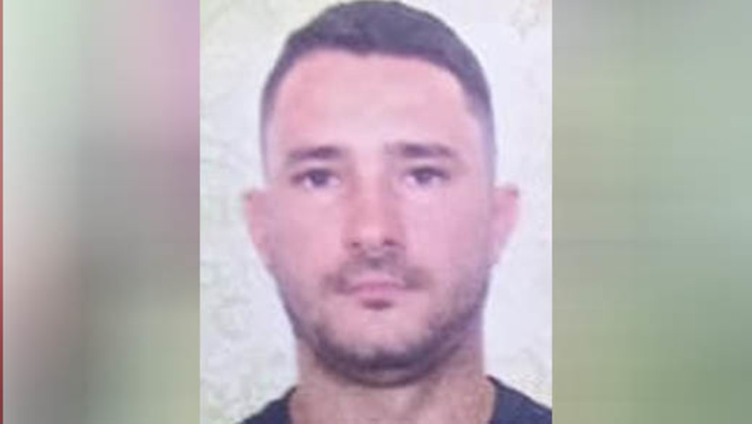 Imagem 1 - Acidente com vítima fatal é registrado na BR-304, em Mossoró. O caso foi registrado na noite do sábado (18), próximo à rotatória de saída para Tibau. Um Gol e um Corola, que seguiam em sentidos opostos, colidiram de forma frontal. A vítima fatal foi identificada como Rafael da Silva Cartano, de 35 anos. Ele dirigia o Gol. Seu corpo ficou preso às ferragens e precisou ser retirado do veículo pelo Corpo de Bombeiros. Imagem 1 - Acidente com vítima fatal é registrado na BR-304, em Mossoró. O caso foi registrado na noite do sábado (18), próximo à rotatória de saída para Tibau. Um Gol e um Corola, que seguiam em sentidos opostos, colidiram de forma frontal. A vítima fatal foi identificada como Rafael da Silva Cartano, de 35 anos. Ele dirigia o Gol. Seu corpo ficou preso às ferragens e precisou ser retirado do veículo pelo Corpo de Bombeiros.