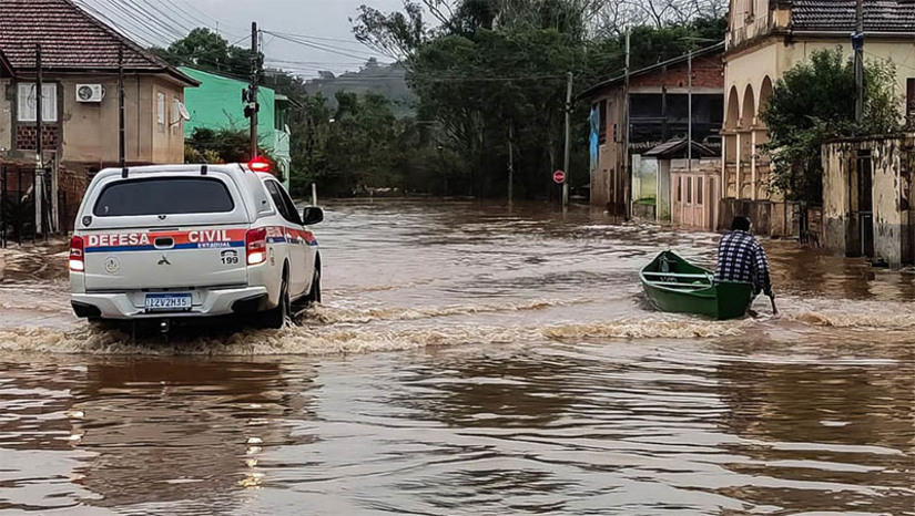Imagem 1 -  CMM aprova projeto que incentiva a doação de cabelos para pessoas em tratamento contra câncer. O projeto foi aprovado por unanimidade, nesta quarta-feira (29). A proposta estimula a doação de cabelos a entidades sem fins lucrativos, para produção de prótese capilar e distribuição gratuita a pessoas carentes em tratamento contra o câncer. O PL, de autoria do vereador Isaac da Casca (MDB), segue para sansão.