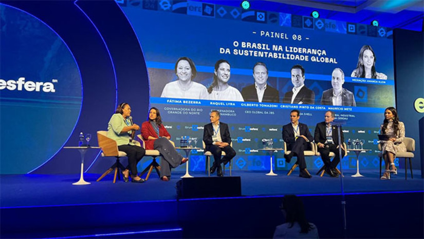 Imagem 1 - "No contexto hoje da transição energética a atividade petrolífera ainda tem grande papel a desempenhar”. A governadora do RN, Fátima Bezerra, participou, no sábado (8), Fórum Esfera Brasil , em São Paulo. O evento reuniu as principais lideranças empresariais do país e setores econômicos do governo federal. Na oportunidade, a gestora, que é presidenta do consórcio Nordeste, defendeu a exploração na Margem Equatorial e a reindustrialização da região, além de frisar a importância do Porto-Indústria Verde para o desenvolvimento da cadeia de valor do Hidrogênio verde para o Nordeste. Imagem 1 - "No contexto hoje da transição energética a atividade petrolífera ainda tem grande papel a desempenhar”. A governadora do RN, Fátima Bezerra, participou, no sábado (8), Fórum Esfera Brasil , em São Paulo. O evento reuniu as principais lideranças empresariais do país e setores econômicos do governo federal. Na oportunidade, a gestora, que é presidenta do consórcio Nordeste, defendeu a exploração na Margem Equatorial e a reindustrialização da região, além de frisar a importância do Porto-Indústria Verde para o desenvolvimento da cadeia de valor do Hidrogênio verde para o Nordeste.