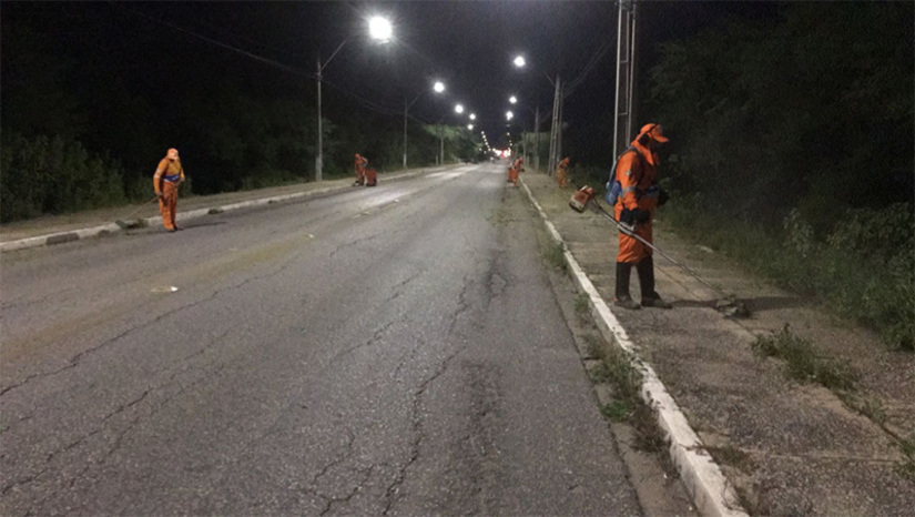 Imagem 1 - “Madrugão da Limpeza” contempla os bairros Alto da Conceição e Boa VistaO objetivo primário dessa ação é não apenas limpar e renovar, mas também garantir e facilitar o tráfego aumentando a segurança para pedestres e motoristas. Trazendo amplos benefícios, incluindo a melhoria na mobilidade urbana e a segurança, aspectos essenciais para o crescimento e bem-estar das comunidades locais. Imagem 1 - “Madrugão da Limpeza” contempla os bairros Alto da Conceição e Boa VistaO objetivo primário dessa ação é não apenas limpar e renovar, mas também garantir e facilitar o tráfego aumentando a segurança para pedestres e motoristas. Trazendo amplos benefícios, incluindo a melhoria na mobilidade urbana e a segurança, aspectos essenciais para o crescimento e bem-estar das comunidades locais.