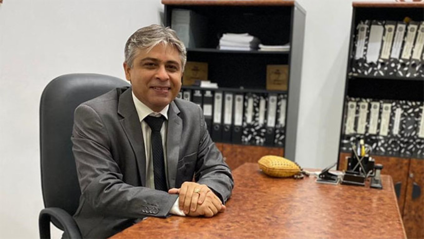 Imagem 1 - A pesquisa eleitoral encomendada pela Rádio Difusora de Mossoró-RN ao Instituto Agora Sei e divulgada neste sábado (15). Na pesquisa estimulada, Dr. Artur Vale lidera com 65,8% das intenções de voto, contra 18,3% de Zineuda, vantagem de 47,5 pontos percentuais. 7% responderam nenhum, branco ou nulo, e 8,9% não responderam. Na pesquisa espontânea, o cenário é praticamente o mesmo. Dr. Artur Vale lidera com 58,5%, enquanto que Zineuda aparece com apenas 11,5%, vantagem de 47 pontos percentuais Imagem 1 - A pesquisa eleitoral encomendada pela Rádio Difusora de Mossoró-RN ao Instituto Agora Sei e divulgada neste sábado (15). Na pesquisa estimulada, Dr. Artur Vale lidera com 65,8% das intenções de voto, contra 18,3% de Zineuda, vantagem de 47,5 pontos percentuais. 7% responderam nenhum, branco ou nulo, e 8,9% não responderam. Na pesquisa espontânea, o cenário é praticamente o mesmo. Dr. Artur Vale lidera com 58,5%, enquanto que Zineuda aparece com apenas 11,5%, vantagem de 47 pontos percentuais