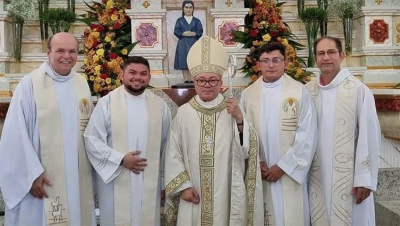 Imagem 1 -  O anúncio foi feito durante a Missa Solene, na Festa de São João Batista, em Assu/RN, nesta segunda-feira, 24 de junho. A Diocese de Santa Luzia integra o estudo juntamente com Arquidiocese de Natal, uma vez que, na configuração das novas circunscrições eclesiásticas, figura a possibilidade do município de Assu/RN, ser designado como sede de uma das novas dioceses, integrando assim no seu território, paróquias desmembradas da Arquidiocese de Natal e de Mossoró.