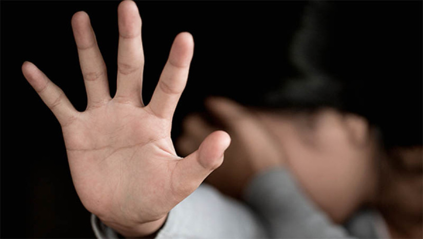 Imagem 1 - Condenado por estupro de vulnerável contra uma adolescente de 12 anos é preso em Alexandria. O homem, identificado como Sebastião, foi condenado a uma pena de 9 anos e 4 meses de reclusão em regime fechado pelo crime, ocorrido no ano de 2020. A prisão foi efetuada nesta segunda-feira (24). Após a prisão, ele foi conduzido ao sistema prisional, para cumprimento da pena. Imagem 1 - Condenado por estupro de vulnerável contra uma adolescente de 12 anos é preso em Alexandria. O homem, identificado como Sebastião, foi condenado a uma pena de 9 anos e 4 meses de reclusão em regime fechado pelo crime, ocorrido no ano de 2020. A prisão foi efetuada nesta segunda-feira (24). Após a prisão, ele foi conduzido ao sistema prisional, para cumprimento da pena.
