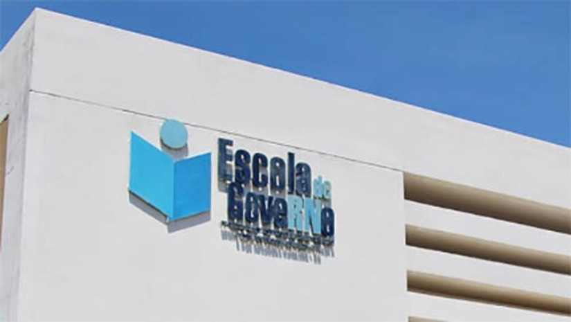 Imagem 1 -  Servidores da região de Mossoró podem participar de cursos de Redação Oficial e Arquivologia Básica. Os cursos gratuitos são ofertados nos meses de julho e agosto, por meio da Escola de Governo do Rio Grande do Norte (EGRN). As inscrições para essas oportunidades estão abertas na página da Escola. Esta iniciativa da EGRN visa criar novas oportunidades de cursos fora da capital do estado, sendo Mossoró a primeira parada dessa retomada, com previsão de abertura de turmas em outros municípios, como Caicó, em breve.