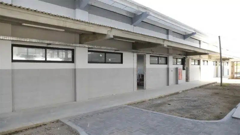 Imagem 1 - IERNs de Jardim de Piranhas, Alexandria e Campo Grande serão inaugurados esta semana. As entregas acontecerão nesta quinta-feira (4) e sexta-feira (5). Os Institutos Estaduais de Educação Profissional, Tecnologia e Inovação do Rio Grande do Norte integram o Programa Nova Escola Potiguar (PNEP) no eixo criação de escolas profissionais. Cada unidade contou com um investimento que gira em torno de R$ 10 milhões. Ainda na sexta-feira, a governadora Fátima Bezerra irá visitar as obras do IERN de Umarizal, que estão em ritmo avançado. Imagem 1 - IERNs de Jardim de Piranhas, Alexandria e Campo Grande serão inaugurados esta semana. As entregas acontecerão nesta quinta-feira (4) e sexta-feira (5). Os Institutos Estaduais de Educação Profissional, Tecnologia e Inovação do Rio Grande do Norte integram o Programa Nova Escola Potiguar (PNEP) no eixo criação de escolas profissionais. Cada unidade contou com um investimento que gira em torno de R$ 10 milhões. Ainda na sexta-feira, a governadora Fátima Bezerra irá visitar as obras do IERN de Umarizal, que estão em ritmo avançado.