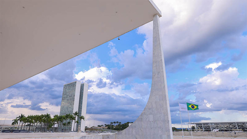 Imagem 1 -  Poderes têm até 11 de setembro para chegarem a solução consensual sobre desoneração da folha. O prazo, que se encerraria na próxima sexta-feira (19), foi prorrogado nesta terça-feira (16), pelo ministro do STF Edson Fachin, após pedido da Advocacia-Geral da União e da Advocacia-Geral do Senado Federal. Os dois órgãos argumentaram que as negociações sobre formas de compensação pela prorrogação do benefício ainda estão sendo discutidas entre o Executivo e o Legislativo. Além disso, alertaram que se aproxima o período do recesso constitucional parlamentar, que pode afetar a deliberação do tema.