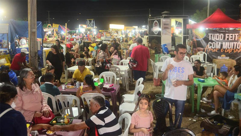 Imagem 1 - Festa do Bode 2024: veja lista de comerciantes habilitados para atuar no evento. A lista foi divulgada nesta sexta-feira (26), pela Secretaria de Agricultura de Mossoró. O credenciamento dos comerciantes habilitados acontecerá na segunda-feira (29) e na terça-feira (30), na sede da Secretaria, localizada no Parque de Exposições Armando Buá, também chamado de Feira do Bode. A Festa do Bode ocorrerá de 8 a 11 de agosto. Imagem 1 - Festa do Bode 2024: veja lista de comerciantes habilitados para atuar no evento. A lista foi divulgada nesta sexta-feira (26), pela Secretaria de Agricultura de Mossoró. O credenciamento dos comerciantes habilitados acontecerá na segunda-feira (29) e na terça-feira (30), na sede da Secretaria, localizada no Parque de Exposições Armando Buá, também chamado de Feira do Bode. A Festa do Bode ocorrerá de 8 a 11 de agosto.