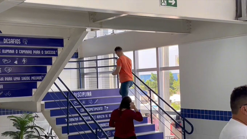 Imagem 1 - As provas foram aplicadas em quatro locais distintos de Mossoró-RN, sem qualquer incidente. O secretário Edilson Junior, da Fazenda, ressaltou que serão contratados, de imediato, 15 novos servidores e será formado cadastro de reserva na Secretaria da Fazenda. Domingo passado, dia 21, ocorreram as provas teóricas para Procurador do município de Mossoró. Serão contratados nove procuradores e formado cadastro de reserva. Imagem 1 - As provas foram aplicadas em quatro locais distintos de Mossoró-RN, sem qualquer incidente. O secretário Edilson Junior, da Fazenda, ressaltou que serão contratados, de imediato, 15 novos servidores e será formado cadastro de reserva na Secretaria da Fazenda. Domingo passado, dia 21, ocorreram as provas teóricas para Procurador do município de Mossoró. Serão contratados nove procuradores e formado cadastro de reserva.