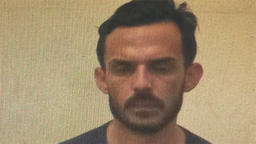 Imagem 1 -  Homem encontrado morto no Rio Mossoró é identificado; polícia investiga homicídio. Rosielio Oliveira de Sousa, natural de Itaitinga/CE, foi encontrado no dia 22 de julho, às margens do rio, próximo ao antigo Cici Lanches, na Ilha de Santa Luzia. O Itep chegou a divulgar fotos das tatuagens existentes no corpo dele, no intuito de alguém reconhecer e ir até a sede do órgão fazer a identificação oficial. Neste final de semana, a irmã de Rosielio se apresentou e entregou os documentos necessários para liberação do corpo. Em virtude das marcas existentes no homem, ficou constatado que ele foi assassinado. Com isso, a 16ª DHPP instaurou inquérito para investigar o crime.