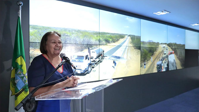 Imagem 1 -  A restauração do trecho da RN-203 vai beneficiar diretamente o escoamento da produção agrícola e pecuária da região, o transporte de passageiros, sobretudo de estudantes, além de fomentar o turismo das serras e o Geoparque Seridó, um dos atrativos turísticos do entorno. O Governo do Estado investindo R$ 428 milhões num esforço para restaurar cerca de 800 quilômetros de rodovias no RN.