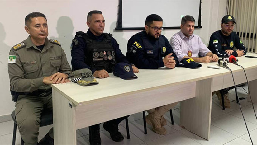 Imagem 1 - Operação Boer: PRF deflagra operação contra fraude veicular resultando na recuperação de 60 veículos. A polícia rodoviária federal realizou uma operação integrada com as demais forças de segurança de Mossoró e região, visando o combate à fraude de veículos. A operação iniciada na segunda-feira, dia 26, durou 5 dias e resultou na recuperação de 60 veículos com queixas de furto ou roubo em dez cidades da região oeste do Rio Grande do Norte. Coordenada pela PRF, a operação contou com a participação da PM, PCRN, GCM de Mossoró, Ministério Público e Itep. Imagem 1 - Operação Boer: PRF deflagra operação contra fraude veicular resultando na recuperação de 60 veículos. A polícia rodoviária federal realizou uma operação integrada com as demais forças de segurança de Mossoró e região, visando o combate à fraude de veículos. A operação iniciada na segunda-feira, dia 26, durou 5 dias e resultou na recuperação de 60 veículos com queixas de furto ou roubo em dez cidades da região oeste do Rio Grande do Norte. Coordenada pela PRF, a operação contou com a participação da PM, PCRN, GCM de Mossoró, Ministério Público e Itep.
