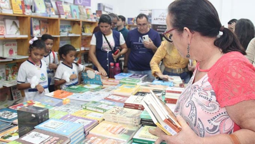 Imagem 1 - A 18ª edição do evento vai acontecer entre os dias 09 e 11 de outubro, nas dependências da Faculdade de Educação (FE), no Campus Mossoró. Exposições, vendas e lançamentos de livros, rodas de conversas com autores e programação cultural são algumas das atividades do evento. Além disso, a participação de projetos e ações da Uern será ampliada este ano. Imagem 1 - A 18ª edição do evento vai acontecer entre os dias 09 e 11 de outubro, nas dependências da Faculdade de Educação (FE), no Campus Mossoró. Exposições, vendas e lançamentos de livros, rodas de conversas com autores e programação cultural são algumas das atividades do evento. Além disso, a participação de projetos e ações da Uern será ampliada este ano.