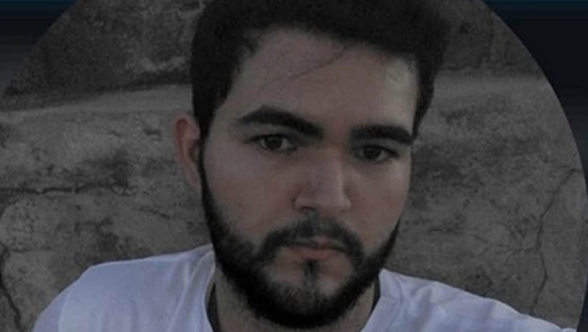 Imagem 1 -  Assaltante mata universitário dentro de academia em Messias Targino. O crime aconteceu no início da tarde desta terça-feira (10). A vítima foi identificada como André Felipe Jales Fernandes [FOTO 1], de 19 anos. Segundo a polícia militar, um homem armado chegou ao local, uma academia no Centro do município, e anunciou um assalto. Ele rendeu os alunos na parte superior da academia e ao descer as escadas encontrou com André. O rapaz teria tentado correr e acabou sendo alvejado por três tiros. Os militares estão realizando diligências à procura do suspeito, que fugiu do local após o crime. 