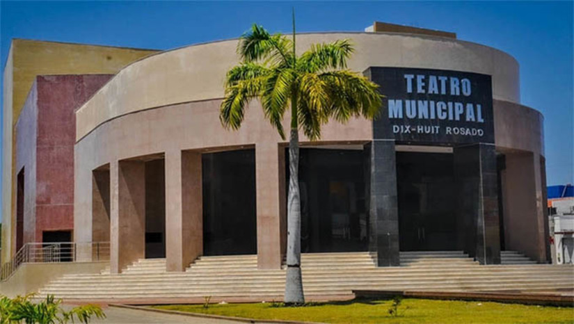 Imagem 1 -  Projeto de combate a incêndio do Teatro Municipal de Mossoró foi aprovado. A informação foi confirmada na manhã desta sexta-feira (13), pelo Corpo de Bombeiros. Em nota, os bombeiros informaram que, com a aprovação, a Prefeitura de Mossoró deu início à execução das medidas de segurança previstas no projeto. Após a conclusão das adequações, o município deverá comunicar oficialmente o CBMRN, que realizará uma nova vistoria técnica para verificar se a execução está de acordo com o projeto aprovado. Só então o Teatro Dix-Huit Rosado será liberado para funcionamento.
