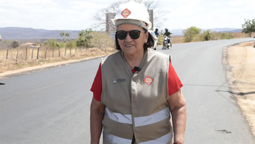 Imagem 1 - A governadora Fátima Bezerra passou o final de semana na região do Alto Oeste Potiguar. Em Patu-RN, inaugurou o Posto do Corpo de Bombeiros ao lado do prefeito Rivelino Câmara. Em Pau dos Ferros, Fátima Bezerra foi na Finecap e visitou as obras de recuperação das rodovias estaduais acesso a Marcelino Vieira, Alexandria, Francisco Dantas, Rodolfo Fernandes e São Miguel. Já no retorno para Natal, conversou com as autoridades do município de Lajes, sobre investimentos importantes, como o Instituto Federal de Educação Tecnológica. Imagem 1 - A governadora Fátima Bezerra passou o final de semana na região do Alto Oeste Potiguar. Em Patu-RN, inaugurou o Posto do Corpo de Bombeiros ao lado do prefeito Rivelino Câmara. Em Pau dos Ferros, Fátima Bezerra foi na Finecap e visitou as obras de recuperação das rodovias estaduais acesso a Marcelino Vieira, Alexandria, Francisco Dantas, Rodolfo Fernandes e São Miguel. Já no retorno para Natal, conversou com as autoridades do município de Lajes, sobre investimentos importantes, como o Instituto Federal de Educação Tecnológica.
