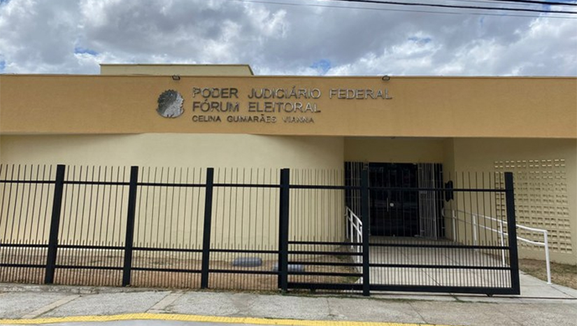 Imagem 1 -  Para as eleições 2024, a justiça eleitoral alterou 6 locais de votação em Mossoró, são eles: as escolas Eliseu Viana e a Escola Hermógenes Nogueira, que estão passando por reformas e este ano não funcionarão como local de votação, assim como a Escola Cunha da Mota no Paredões, que também está passando por reforma. Além desses locais, houve mudança também para os eleitores que votam na Escola José Martins de Vasconcelos, no Liberdade I, Sindicato da Lavoura e Capes Capes 2, localizado na rua Joaquim Nabuco
