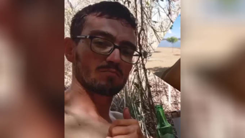 Imagem 1 -  O crime aconteceu no dia 19 de abril de 2024. Leonardo Lopes de Freitas [FOTO], conhecido como "Léo Cachoeira", foi morto a tiros, em via pública. Nesta segunda-feira (23), a polícia civil de Umarizal prendeu um jovem de 19 anos. Ele é a terceira pessoa presa pelo crime. Outros dois suspeitos também já se encontram no sistema prisional, à disposição da justiça.