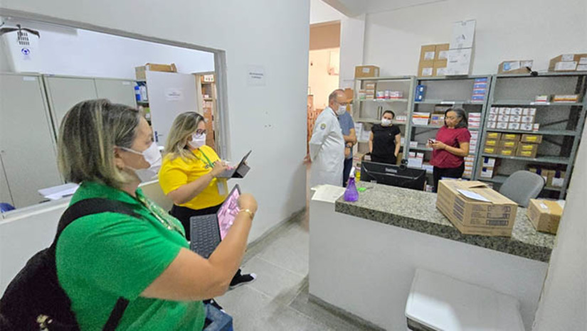 Imagem 1 -  CREMERN fiscaliza hospitais, unidades do SAMU e ITEP em Assú, Mossoró e Pau dos Ferros . Segundo o Conselho Regional de Medicina do Rio Grande do Norte, o objetivo das fiscalizações é dar continuidade às cobranças do Conselho por uma Saúde de qualidade no Estado e, consequentemente, melhor condição de trabalho para a classe médica potiguar. Em Mossoró, a equipe visitou o HRTM, onde foram fiscalizadas as obras, que estão em andamento, e a sede do ITEP. Neste último, foram contatadas várias inadequações na infraestrutura do prédio, além de quesitos já observados em fiscalizações anteriores que não foram sanados.