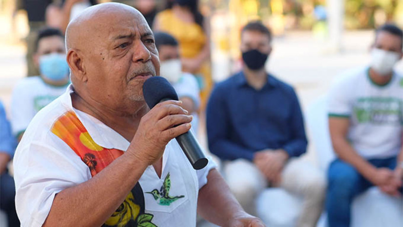 Imagem 1 - Feira do Livro de Mossoró terá homenageará os 75 anos do poeta Antônio Francisco. A feira começa nesta quarta-feira (9), na Faculdade de Educação da Universidade do Estado do Rio Grande do Norte (Uern). A homenagem ao cordelista mossoroense acontecerá no “Palco das Letras, a partir das 19h30. A cerimônia será conduzida pelo poeta Jadson Lima, um jovem escritor do bairro Bom Jesus, conhecido por sua conexão com a cultura popular e o lirismo que marca a poesia de Antônio Francisco. Imagem 1 - Feira do Livro de Mossoró terá homenageará os 75 anos do poeta Antônio Francisco. A feira começa nesta quarta-feira (9), na Faculdade de Educação da Universidade do Estado do Rio Grande do Norte (Uern). A homenagem ao cordelista mossoroense acontecerá no “Palco das Letras, a partir das 19h30. A cerimônia será conduzida pelo poeta Jadson Lima, um jovem escritor do bairro Bom Jesus, conhecido por sua conexão com a cultura popular e o lirismo que marca a poesia de Antônio Francisco.