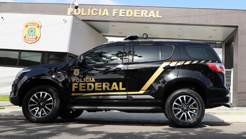 Imagem 1 - PF confirma que conduziu suspeito de incitar atentado contra a vida de Natália Bonavides. O caso aconteceu na tarde desta quinta-feira (24). De acordo com uma nota à imprensa enviada pela Polícia Federal, um homem de 27 foi conduzido coercitivamente à delegacia, acusado de ter divulgado um áudio em um aplicativo de mensagens em que supostamente incitava participantes do grupo a atentar contra a vida da candidata a prefeita de Natal, Natália Bonavides. A PF também informou que já instaurou inquérito para apurar o caso. Imagem 1 - PF confirma que conduziu suspeito de incitar atentado contra a vida de Natália Bonavides. O caso aconteceu na tarde desta quinta-feira (24). De acordo com uma nota à imprensa enviada pela Polícia Federal, um homem de 27 foi conduzido coercitivamente à delegacia, acusado de ter divulgado um áudio em um aplicativo de mensagens em que supostamente incitava participantes do grupo a atentar contra a vida da candidata a prefeita de Natal, Natália Bonavides. A PF também informou que já instaurou inquérito para apurar o caso.